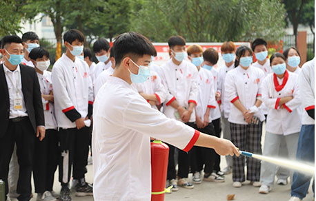 �A����W(xu��)УУ�@����