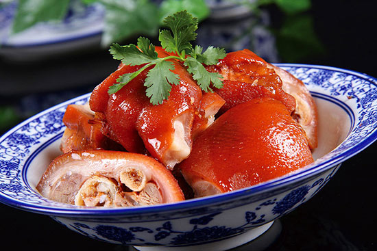 �����i��