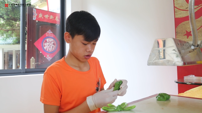 �W����ˇչʾ