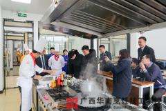 ̩������ϲ��W(xu��)��W(xu��)Ժ����F(tu��n)���L��У