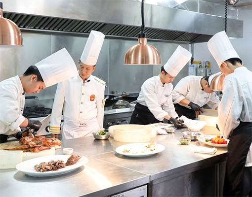 �V���A��������WУ