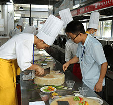 ���~�־��˾